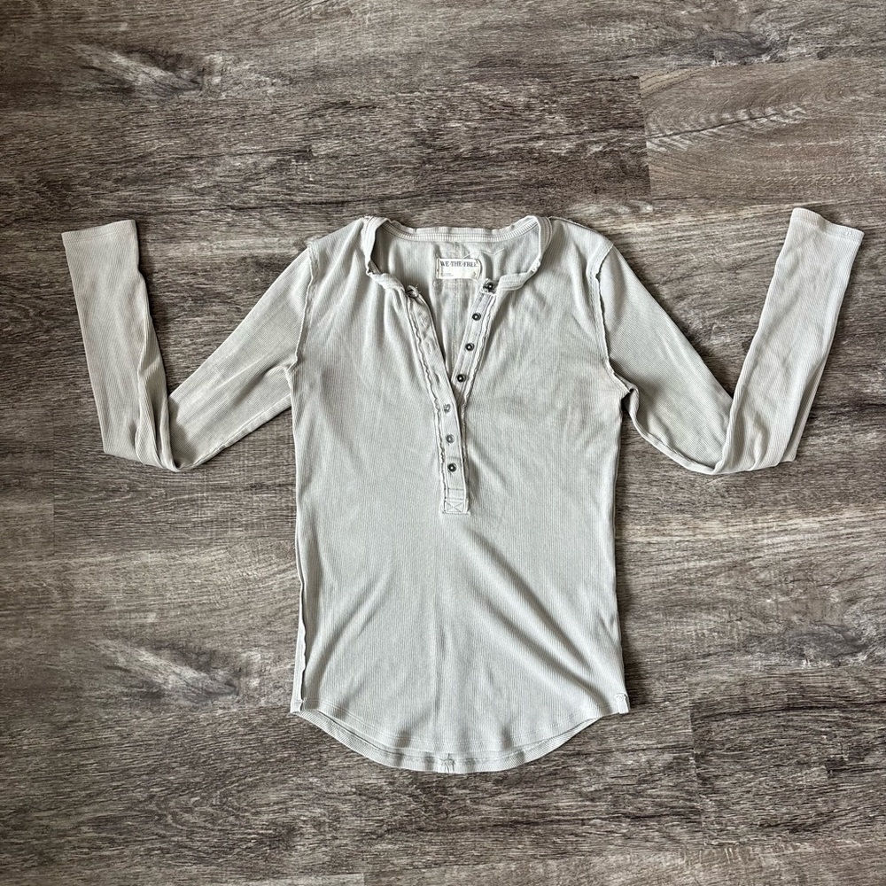 We The Free Light Gray Long Sleeve Henley Top
